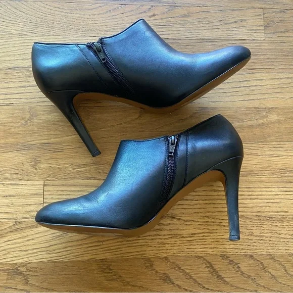 Womens black coach Seneca glaze leather  bootie size 10 - Picture 5 of 16